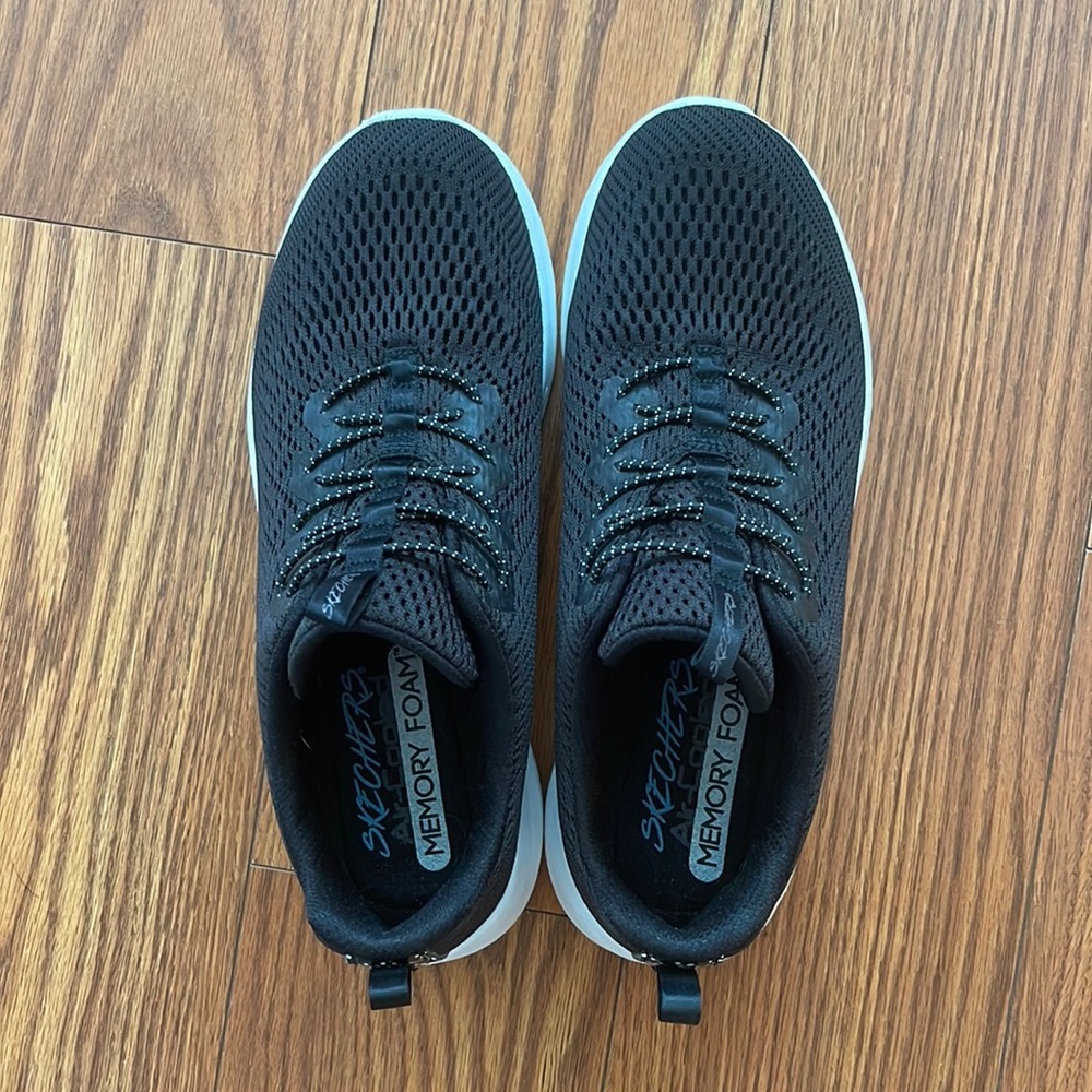 Black sketchers air-cooled memory foam sneakers size 7 very lightly worn